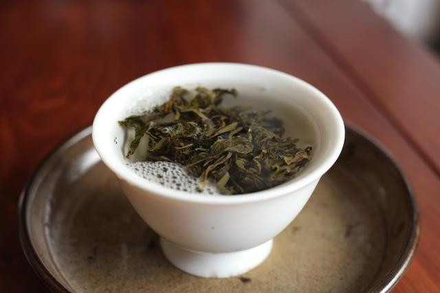泡普洱茶時，為何不宜翻動葉底？專家揭示背后玄機